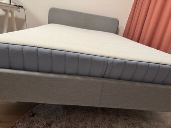 Prodám matraci a rám postele 140×200 – pouze komplet - 2