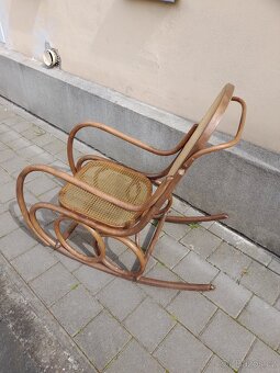 HOUPACÍ KŘESLO THONET - 2