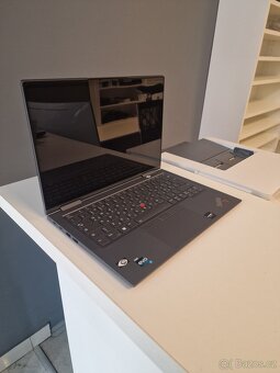 Lenovo ThinkPad X1 Yoga - 2