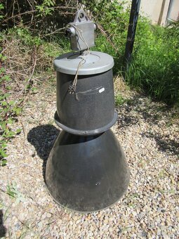 Nabízím starou industriální lampu. Jen co je a foto. Nejde o - 2