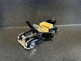 Mercedes Benz 300 S 1955 1:18 - 2