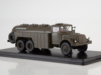 Model Tatra 111 - 2