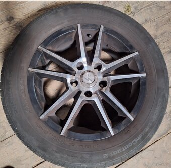 ALU Kola a letní pneu 16, byly na Suzuki Sx4 - 2