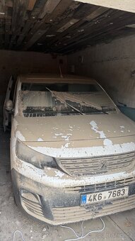Peugeot Partner po povodni - 2