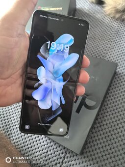 Samsung Galaxy Z Flip4 256GB - 2
