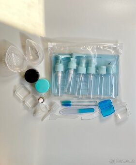 Kosmetická/toaletní průhledná taštička; cestovní sada - 2