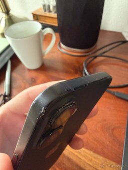 Iphone 16 256GB cerny. Rok stary. - 2