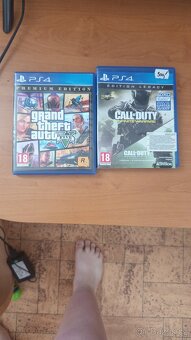 Prodám PlayStation 4 - 2