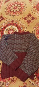 Dámský vlněný svetr vel.M - 2