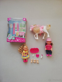 Prodám panenky a doplňky. - 2