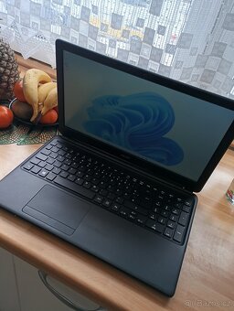 Pěkný notebook Acer - 2