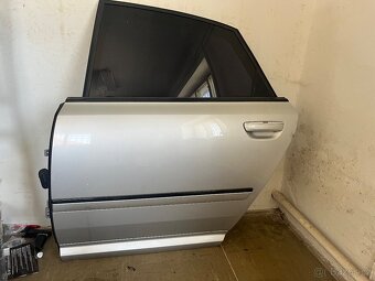 Audi A8 D3 levé dveře - 2