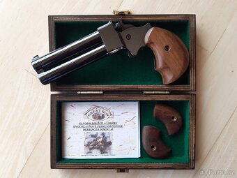 Derringer Great Gun .45, od 18 let - 2