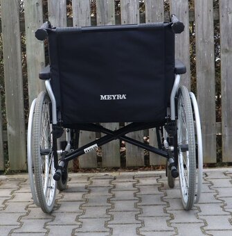 094-Mechanický invalidní vozík Meyra. - 2