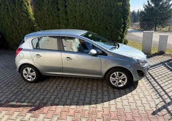 Opel Corsa 1,4i /64kw klima serviska benzín - 2
