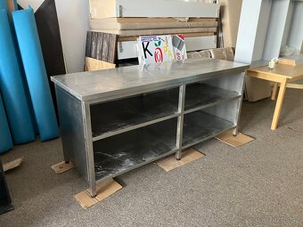 Pracovní nerez stůl - 2