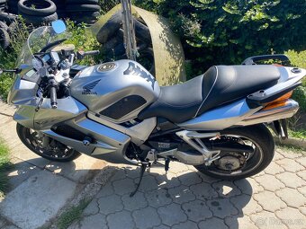 Honda VFR 800 VTEC 2004 - 2