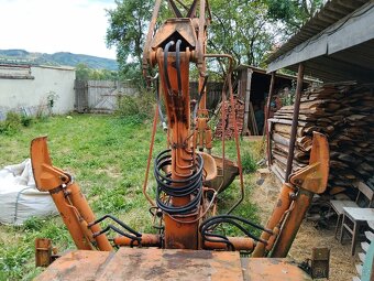 unhz 500 nakladač - 2