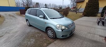 Toyota Avensis Verso - 2
