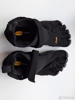 Běhací boty Vibram Five fingers KMD Sport 2.0 21M3601 EU43 - 2