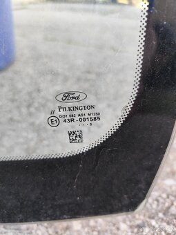 Čelní okno ford fusion - 2