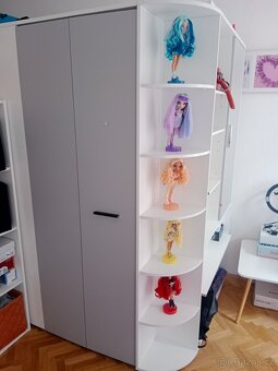 Šatní rohová skříň - 2