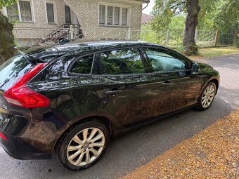 Volvo V40 D3 110 kW, 2017, 1. majitel, nezávislé topení - 2