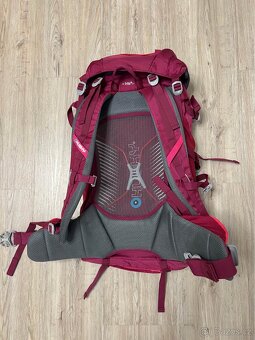 Batoh Husky Capture 40l - Magenta - 2