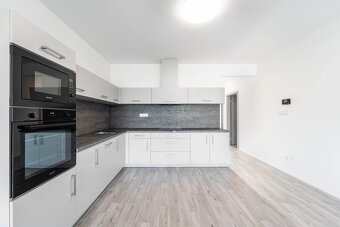 Pronájem bytu 4+kk, 80 m2 (250 m2), České Budějovice - Mladé - 2
