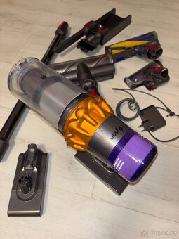 Dyson V15 Detect Absolute - 2