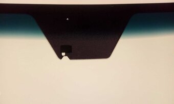 SSangyong Korande čelní sklo - 2