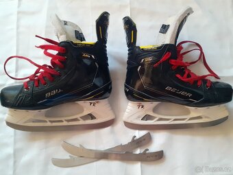 Hokejové brusle Bauer Supreme M4, fit 3, velikost 4,5 - 2