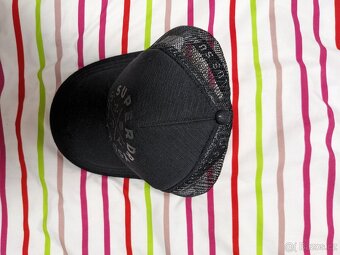 Nová kšiltovka Superdry - 2