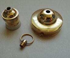 mosazný díl k lustru s objímkou - replika - 2