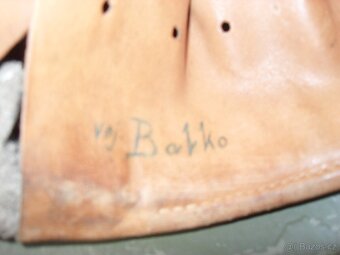 Vojenské přilby+ vojenské boty filcaky, vel.44 - 2