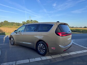 Chrysler Pacifica 3,6 Hybrid RU Radar Limit 2023 DPH - 2