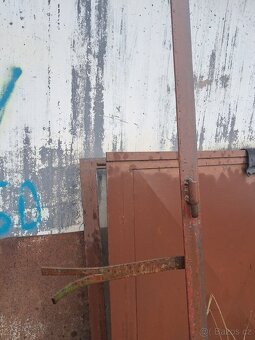 dvoukřídlá kovová vrat - 2