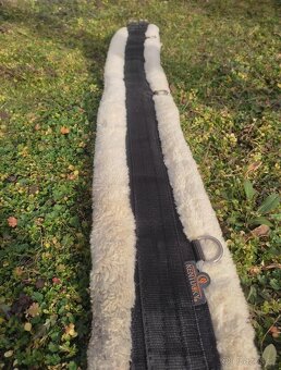 Kentucky podbřišník s beránkem 140cm - 2