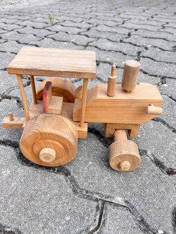 Dřevěný traktor - 2