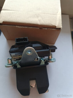 zámek 5tých dveří Fabia II - 2