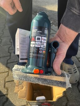 Hydraulický hever 5T (butylkový) - 2