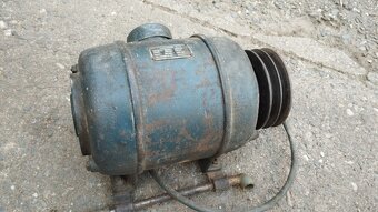 Asynchronní motory HAK, MEZ, jeden bez štítku - 2