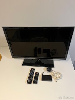 TV 32" Samsung UE32D5000 - 2
