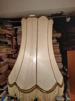 Prodám starou velkou podlahovou lampu chromovaná noha dole - 2