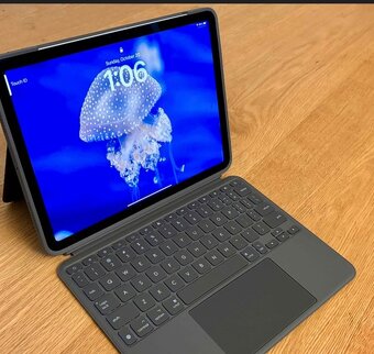 Logitech Combo Touch pro iPad Air M2/M3 - 2