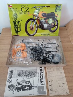 Model ČZ 250 "žluťák" moto cross Protar 1:9 (nesložený) - 2