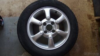 Prodám starší letní PIRELLI Cinturato R6 195/60 R15 88 H - 2