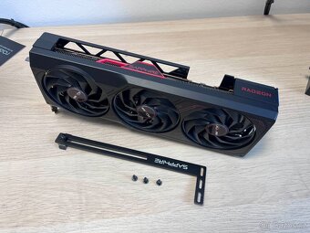 Sapphire Radeon RX 7900 PULSE GRE 16GB - 2