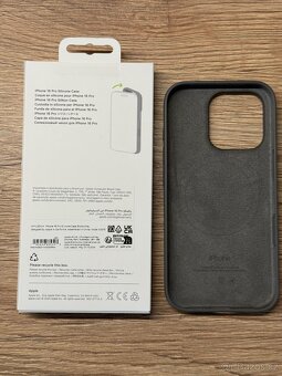 iPhone 16 Pro Silikonový kryt MagSafe šedý - 2
