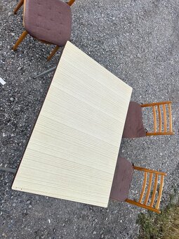 Jidelni stul +3 židle dovezu - 2